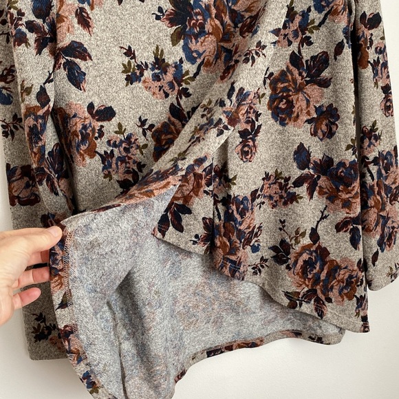 Eclipse small grey and floral women’s long sleeve top/blouse. - Picture 5 of 12